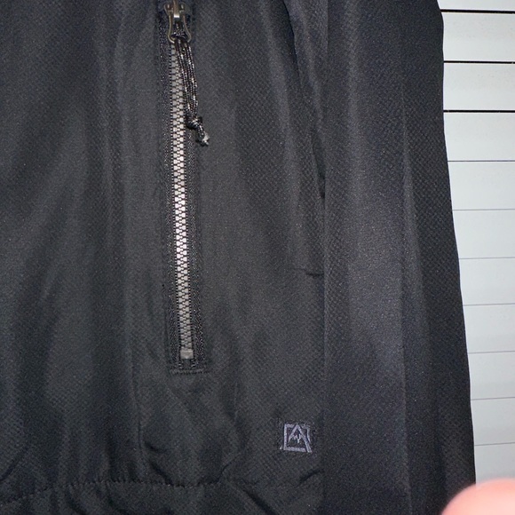 Avalanche black windbreaker jacket - Picture 4 of 5